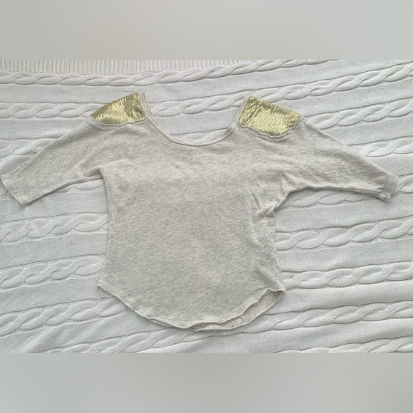 Off the shoulder Woman’s Mid-Sleeve Beige/W Golden embroidery (Small) - Picture 2 of 7